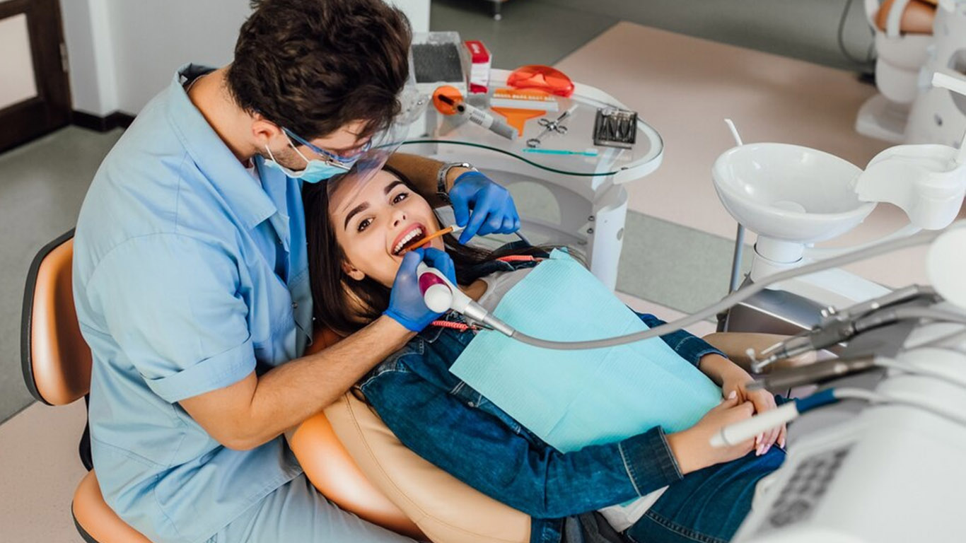 Profesyonel Diş Beyazlatmanın En İyi 5 Faydası